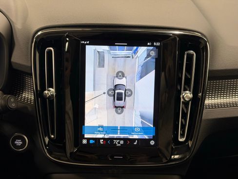 Certified 2025 Volvo XC40 B5 Plus image 19