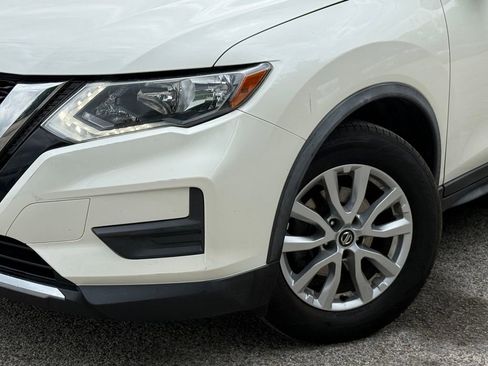 Used 2018 Nissan Rogue SV FWD image 3