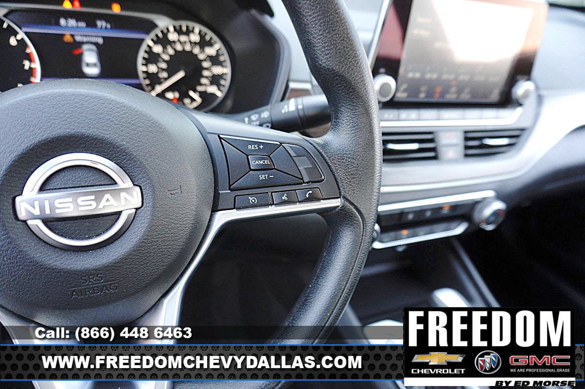 Used 2025 Nissan Altima 2.5 SV FWD image 22