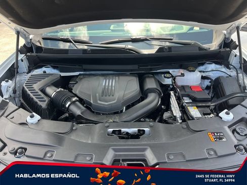 Used 2026 GMC Acadia Elevation w/ Elevation Premium Package FWD image 11