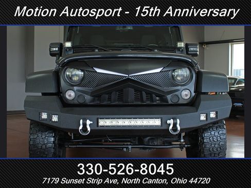 Used 2017 Jeep Wrangler Unlimited Sport AWD/4WD image 3