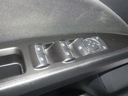 Used 2017 Ford Fusion SE w/ Fusion SE Technology Package image 18