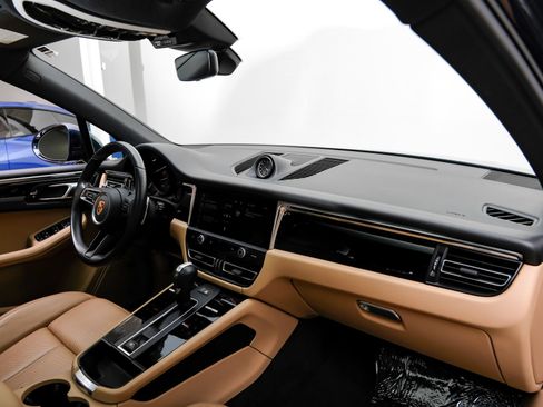 Used 2023 Porsche Macan AWD/4WD image 17
