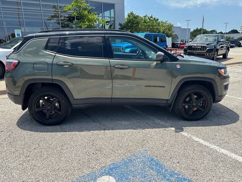 Used 2019 Jeep Compass Trailhawk AWD/4WD image 34