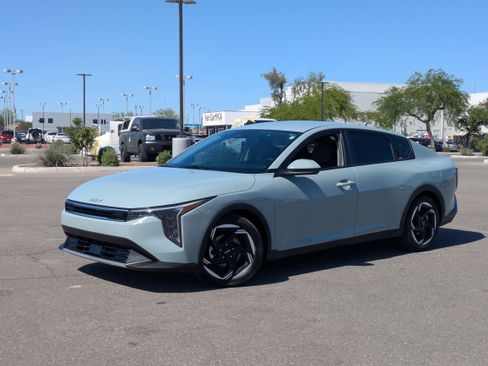 Certified 2025 Kia K4 EX FWD image 31