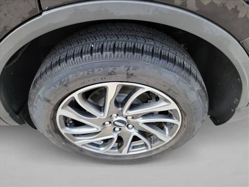 Used 2022 Lincoln Corsair FWD w/ Equipment Group 101A image 10