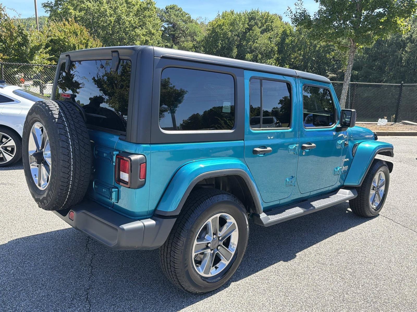 Used 2019 Jeep Wrangler Unlimited Sahara AWD/4WD image 9