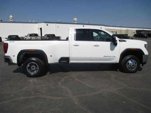 Used 2022 GMC Sierra 3500 SLE w/ SLE Value Package image 5