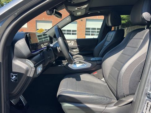 Used 2022 Mercedes-Benz GLS 450 4MATIC image 15