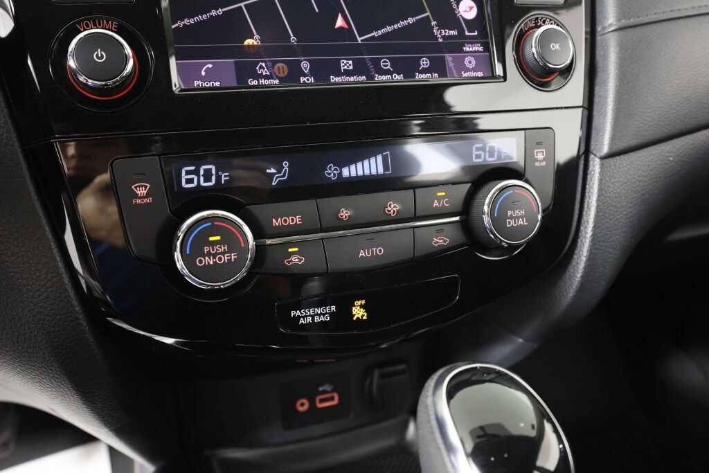 Used 2018 Nissan Rogue SV w/ Premium Package AWD/4WD image 36