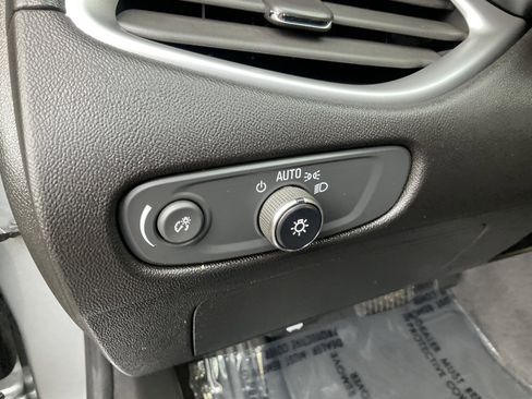 Used 2023 Chevrolet Malibu LT image 24