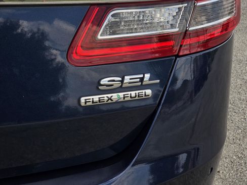 Used 2016 Ford Taurus SEL FWD image 8