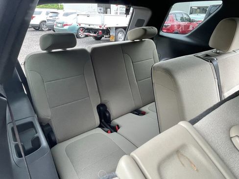 Used 2023 Chevrolet Traverse LS AWD/4WD image 27