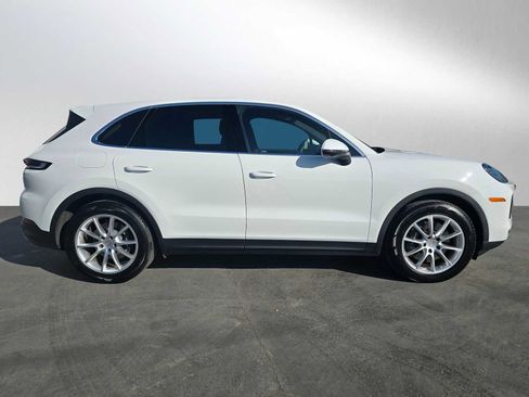 Used 2024 Porsche Cayenne image 2