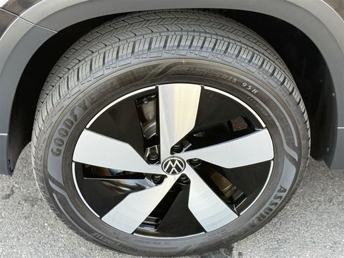 Used 2024 Volkswagen Taos S AWD/4WD image 11