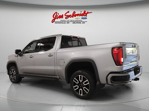 Used 2024 GMC Sierra 1500 AT4 w/ AT4 Premium Package AWD/4WD image 4