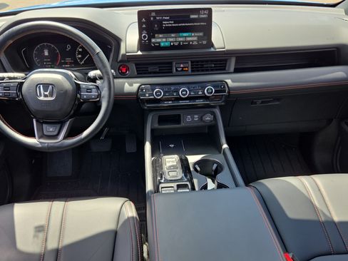 Certified 2025 Honda Pilot TrailSport image 13
