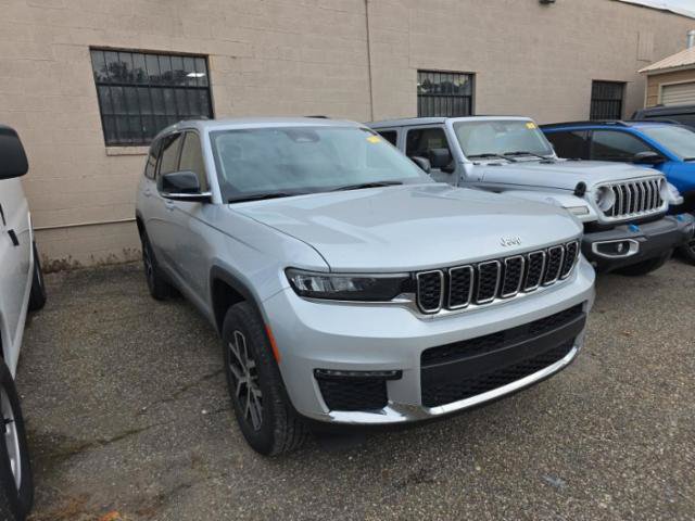 Certified 2023 Jeep Grand Cherokee L Limited AWD/4WD image 1
