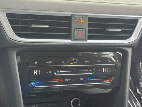 New 2026 Volkswagen Taos SE image 30