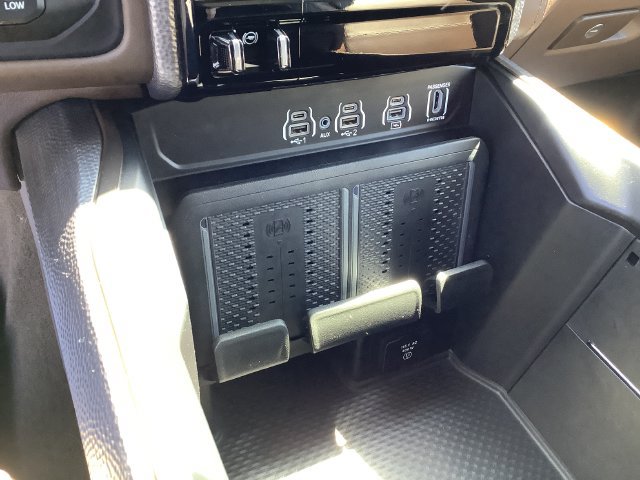 Used 2025 RAM 2500 Limited AWD/4WD image 19