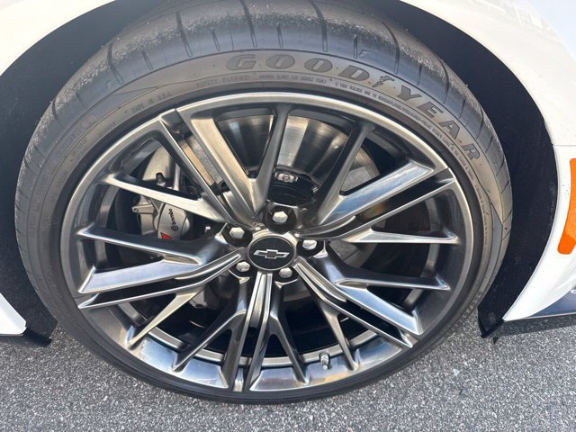 Used 2021 Chevrolet Camaro ZL1 RWD image 19
