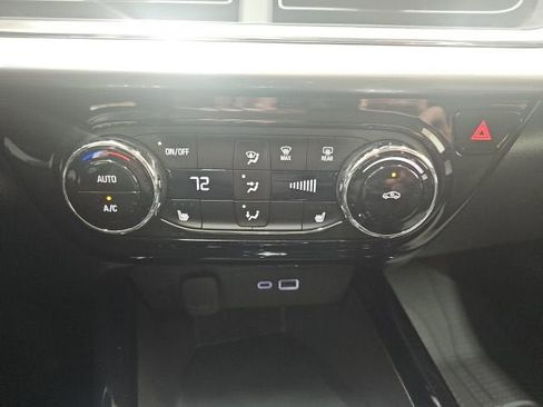 New 2026 Chevrolet Trax LT w/ Driver Confidence Package FWD image 19