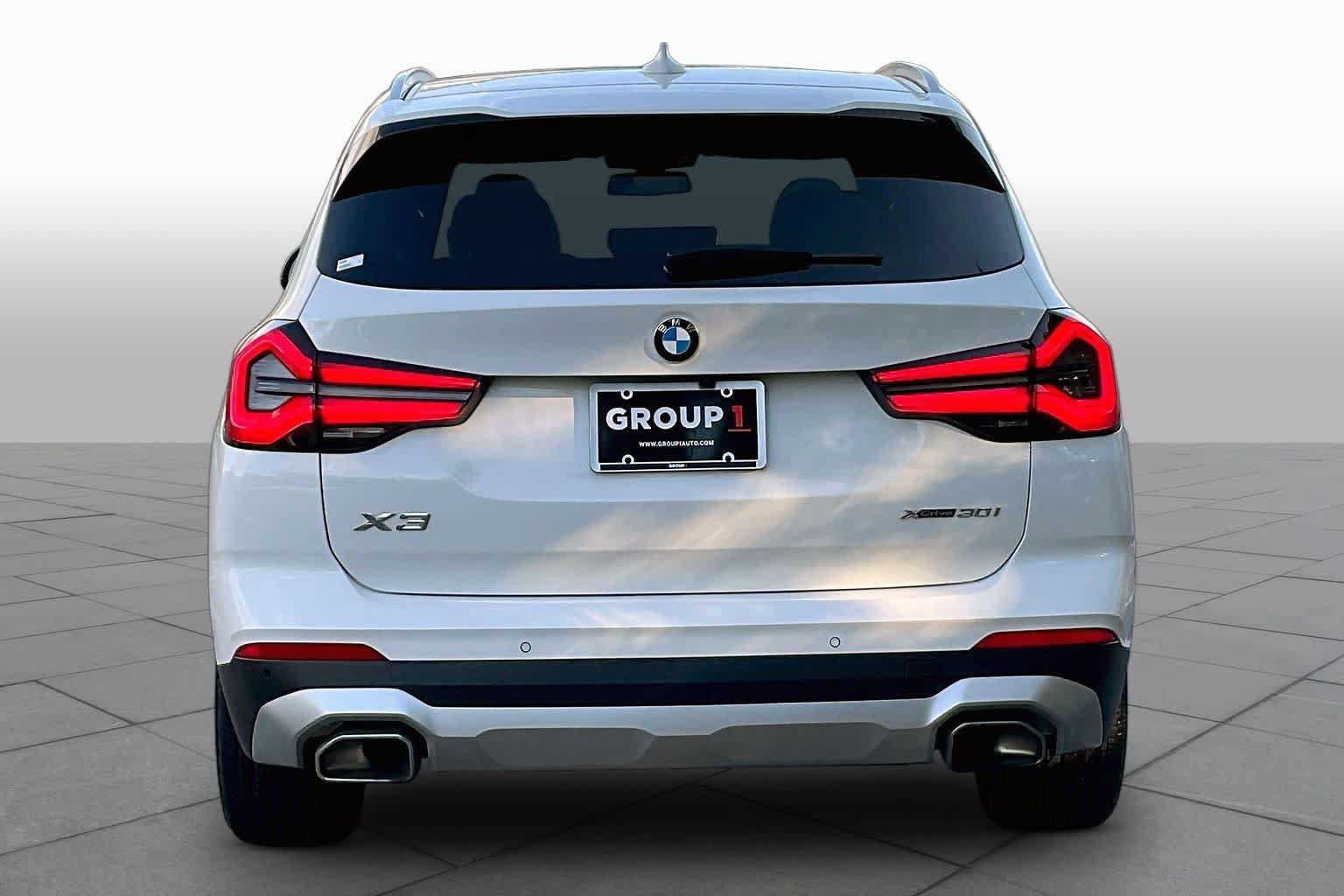 Used 2024 BMW X3 xDrive30i w/ Premium Package AWD/4WD image 4