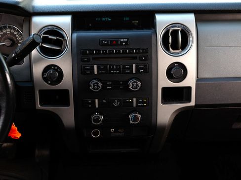 Used 2012 Ford F150 XLT w/ XLT Chrome Pkg image 32