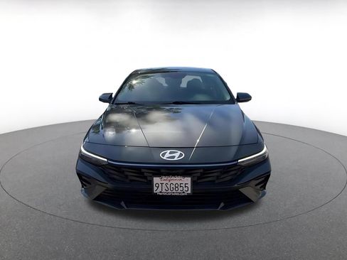 Used 2025 Hyundai Elantra SEL FWD image 4