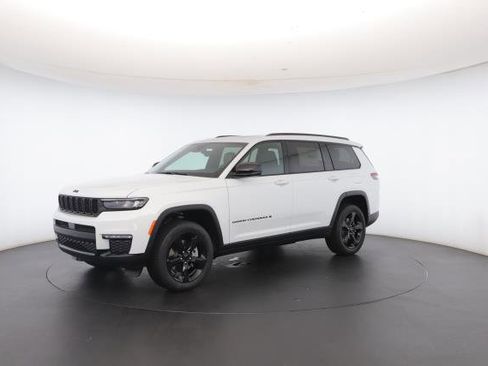 New 2025 Jeep Grand Cherokee L Limited w/ Black Appearance Package image 39