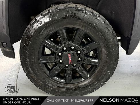 Used 2024 GMC Sierra 2500 AT4 w/ AT4 Premium Plus Package AWD/4WD image 11