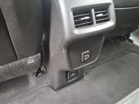 Used 2022 GMC Terrain SLT image 27