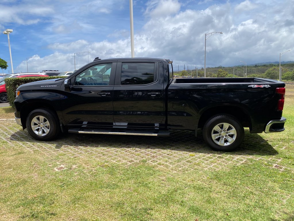 Used 2023 Chevrolet Silverado 1500 LT w/ Protection Package AWD/4WD image 4
