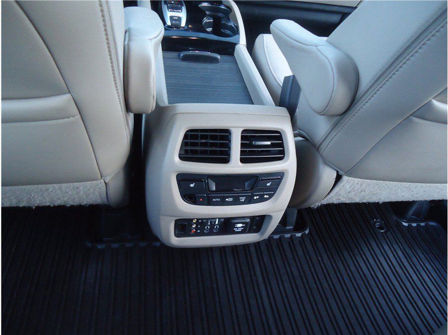 Used 2016 Honda Pilot Elite image 23