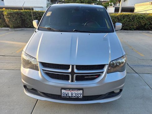 Used 2018 Dodge Grand Caravan GT FWD image 2