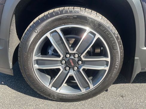 Used 2021 GMC Acadia SLT w/ Technology Package AWD/4WD image 19