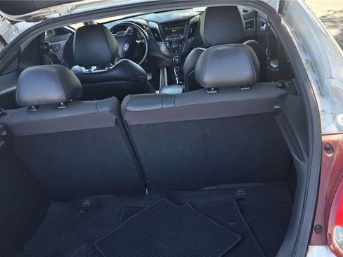Used 2015 Hyundai Veloster Turbo FWD image 9