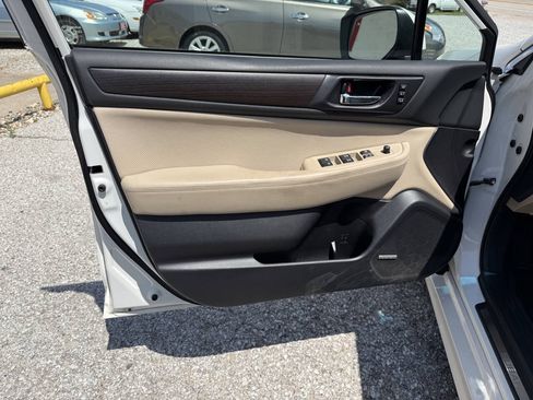 Used 2016 Subaru Legacy 2.5i Limited AWD/4WD image 16