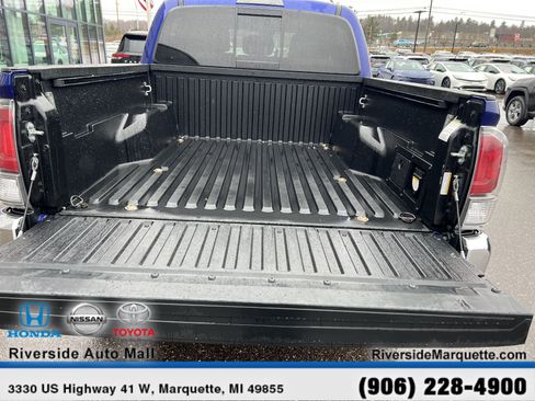 Used 2022 Toyota Tacoma TRD Off-Road image 8