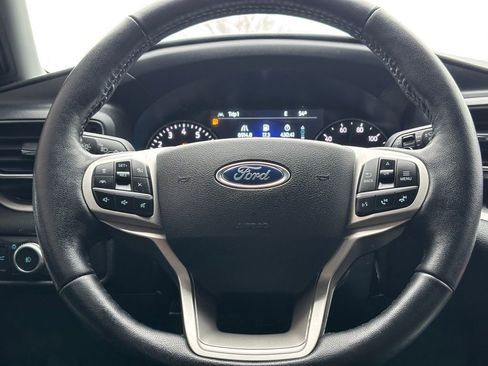Used 2020 Ford Explorer XLT w/ Equipment Group 202A image 13
