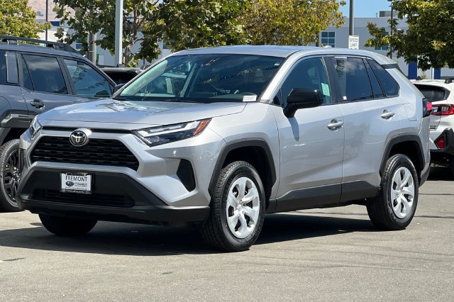 Used 2025 Toyota RAV4 LE FWD image 8