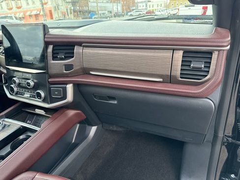 Used 2022 Ford Expedition Max Limited AWD/4WD image 17