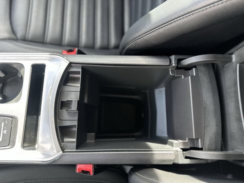 Used 2024 Ford Edge SEL image 23