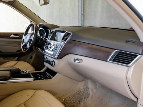 Used 2015 Mercedes-Benz ML 350 2WD w/ Premium 1 Package image 12