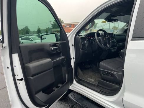 Used 2024 Chevrolet Silverado 1500 Custom RWD image 4