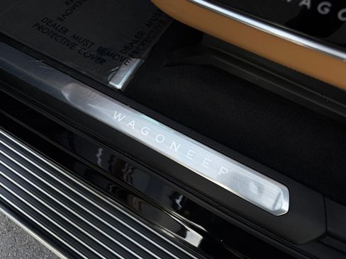 Used 2022 Jeep Grand Wagoneer Series III w/ Rear Seat Video Group 1 image 15