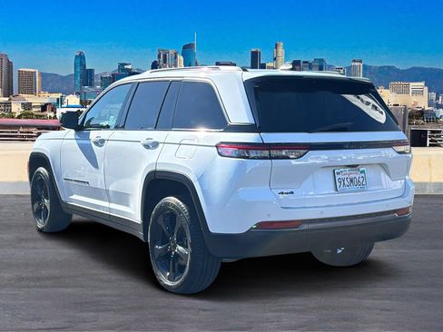 Used 2026 Jeep Grand Cherokee Limited w/ Limited Altitude Package AWD/4WD image 5