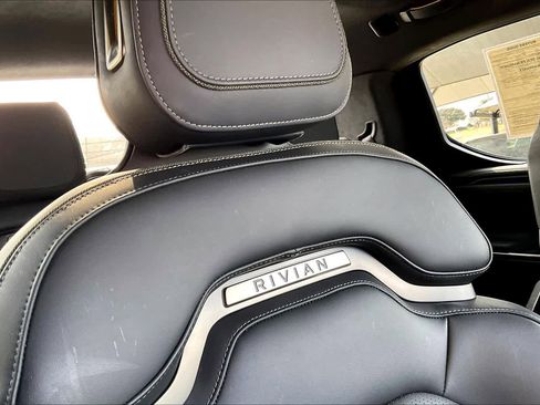 Used 2024 Rivian R1T Adventure image 31