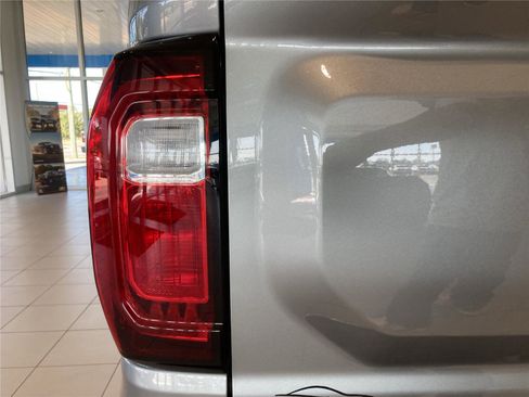 New 2026 GMC Canyon Elevation w/ Convenience Package image 9