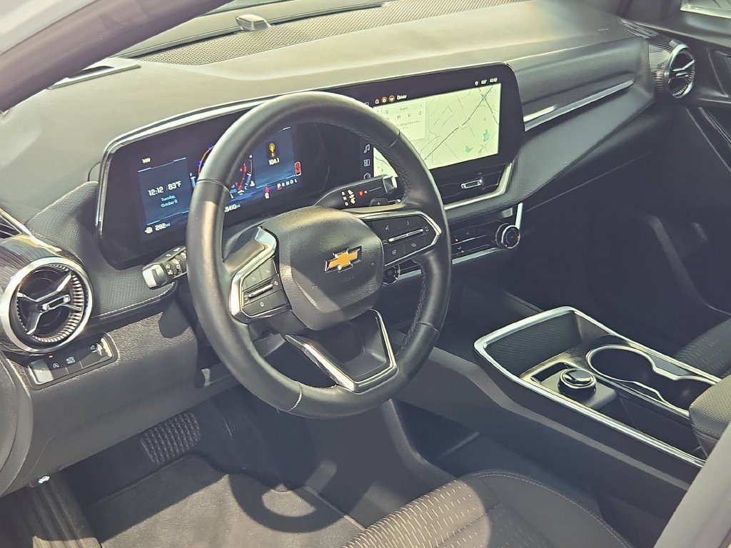 Used 2026 Chevrolet Equinox LT FWD image 10